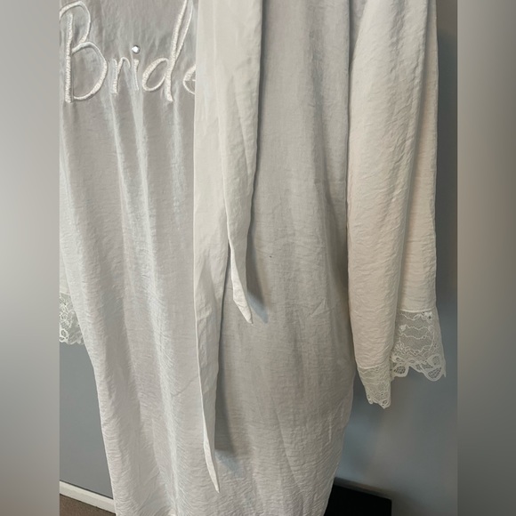 “Bride” Robe - Picture 5 of 7